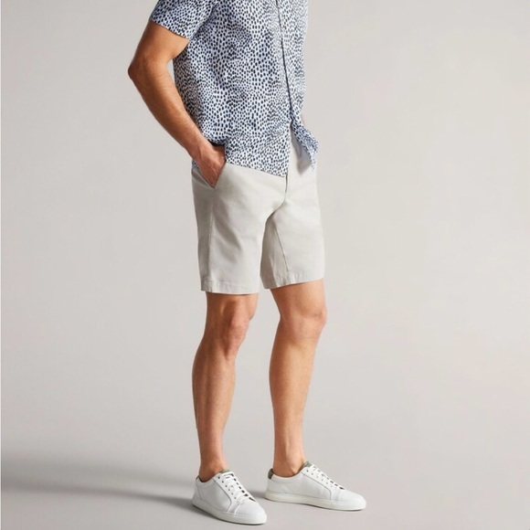 NEW!! Ted Baker Light Gray Men's Flat Front Shorts